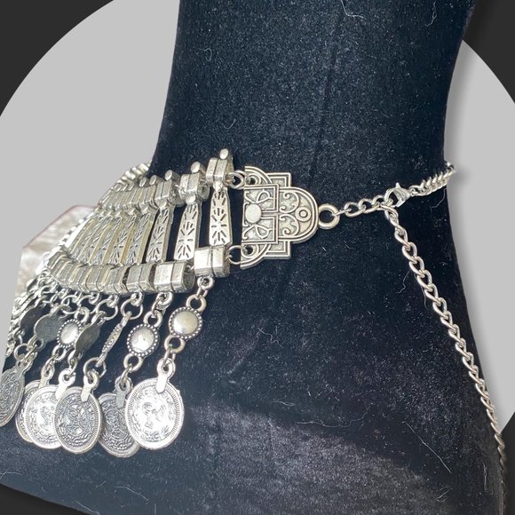 GORGEOUS STATEMENT CHOKER (EUC) - Picture 3 of 8